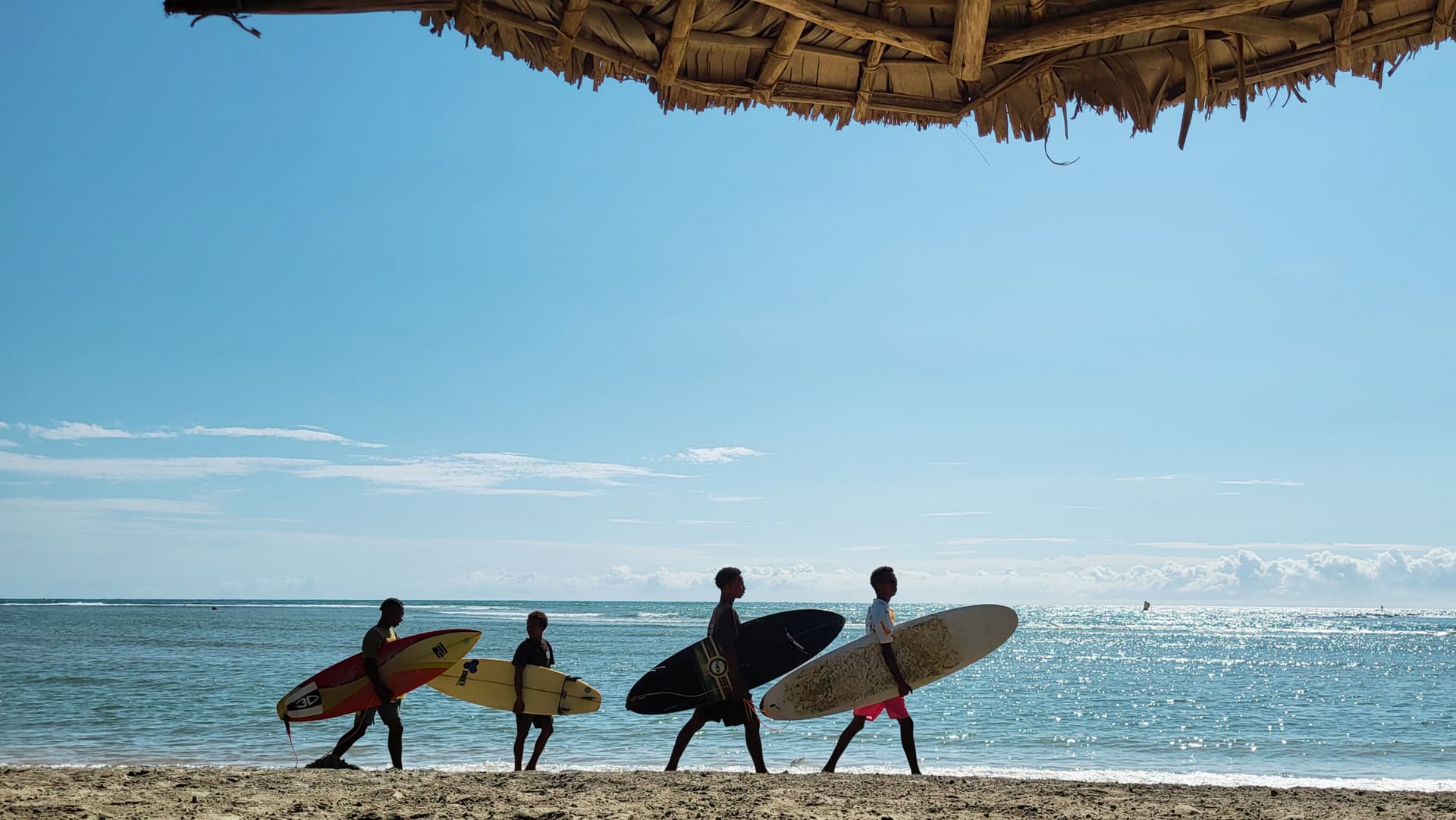 Surfer à Madagascar: Le Guide Complet pour des Vagues Inoubliables